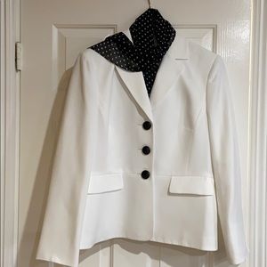 White Kasper Blazer Size 14 separate scarf.